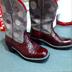 Womens Ariat Fat Baby Doll Baby Cowboy Boots, VGUC, 6B, Red/Mauve